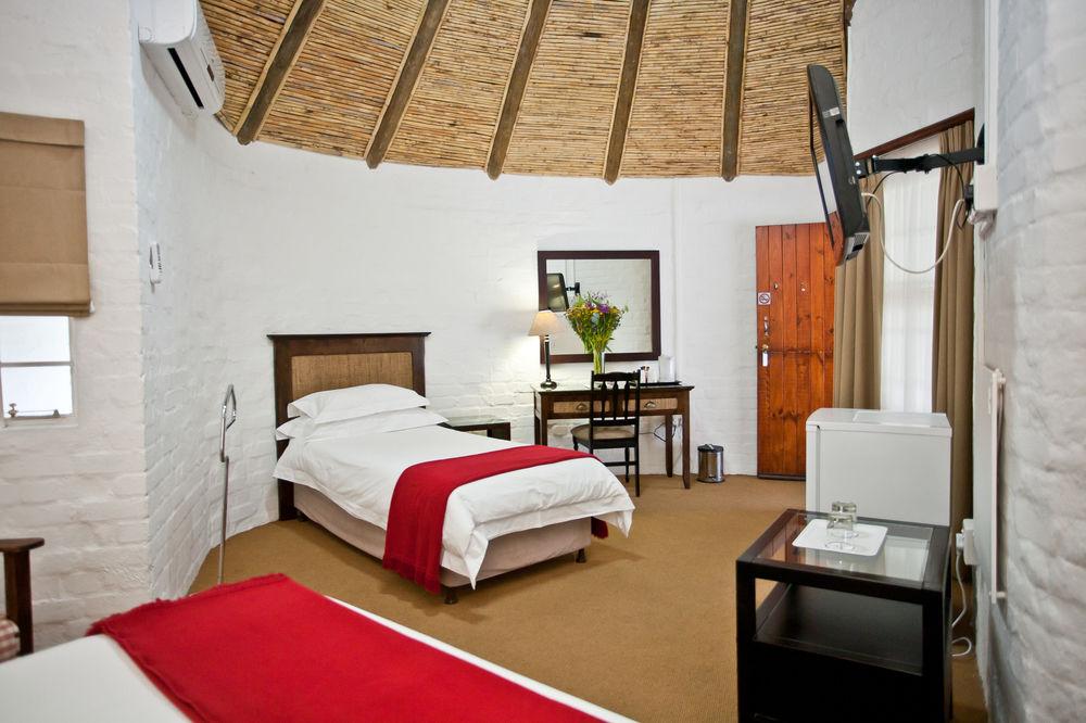 Protea Hotel By Marriott Oudtshoorn Riempie Estate Екстер'єр фото