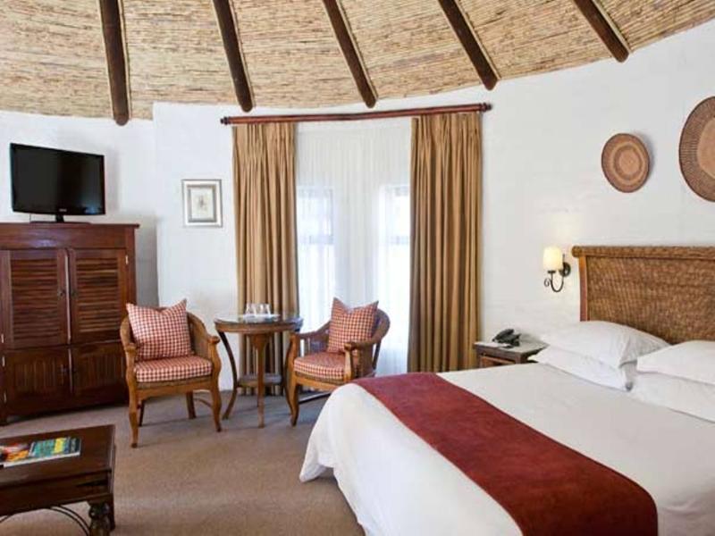 Protea Hotel By Marriott Oudtshoorn Riempie Estate Екстер'єр фото
