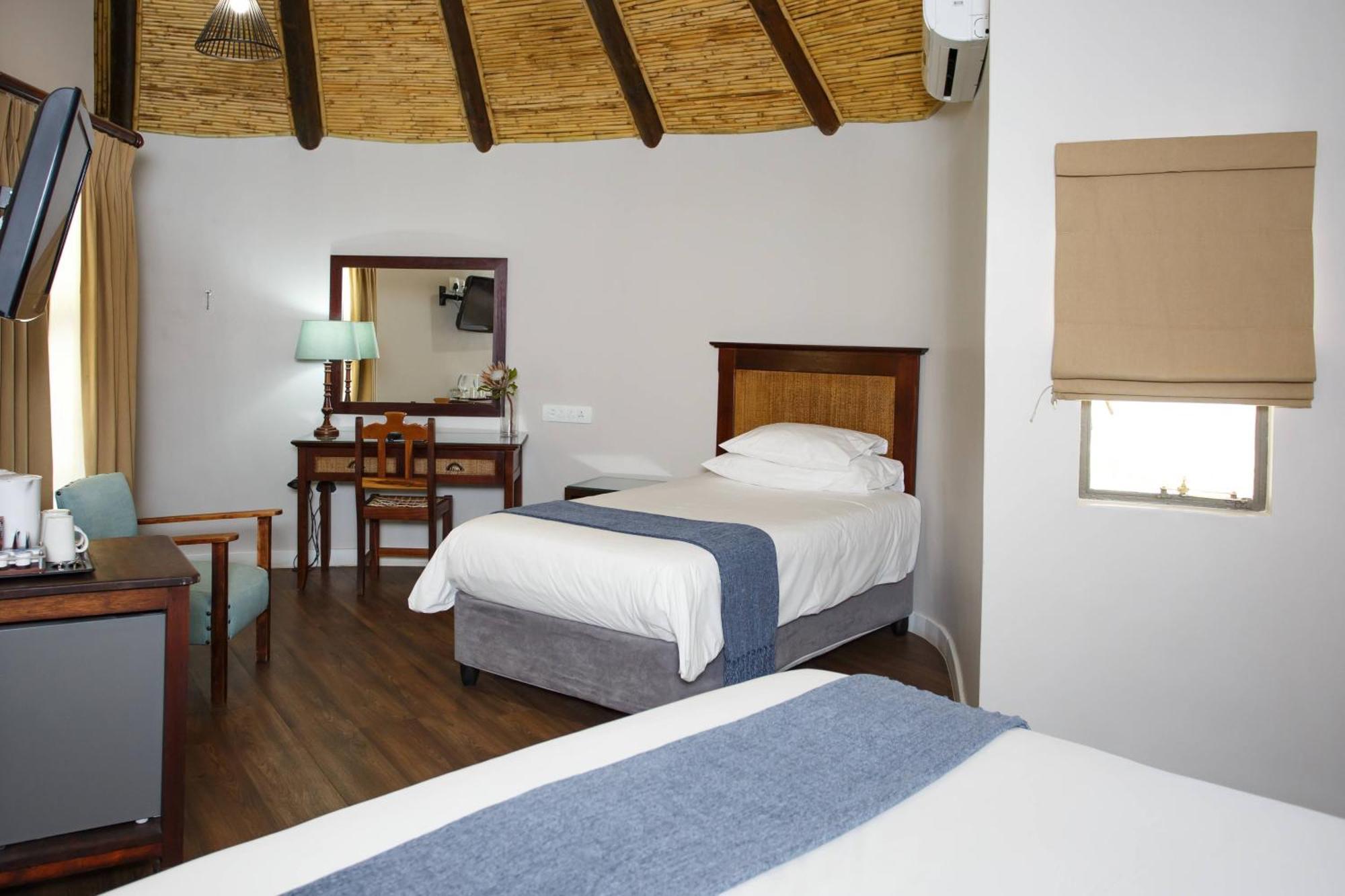Protea Hotel By Marriott Oudtshoorn Riempie Estate Екстер'єр фото