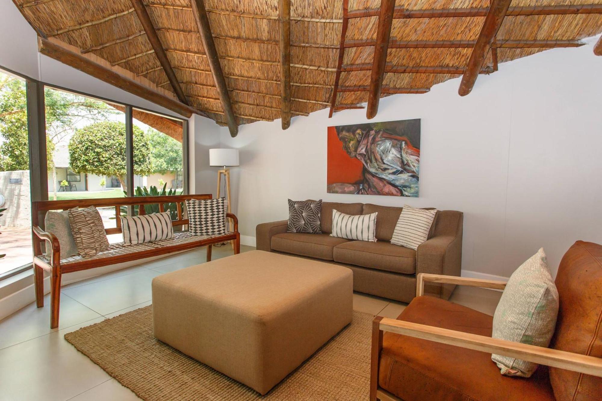 Protea Hotel By Marriott Oudtshoorn Riempie Estate Екстер'єр фото