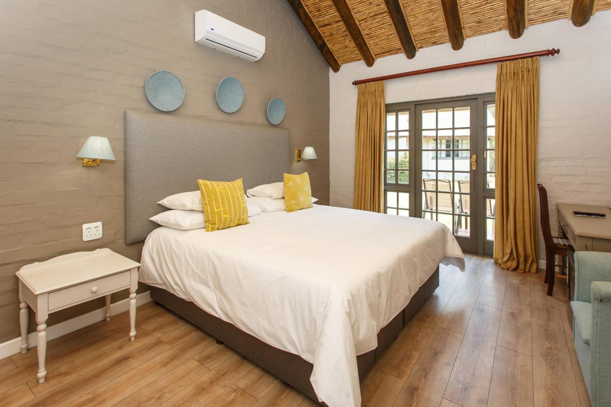 Protea Hotel By Marriott Oudtshoorn Riempie Estate Екстер'єр фото