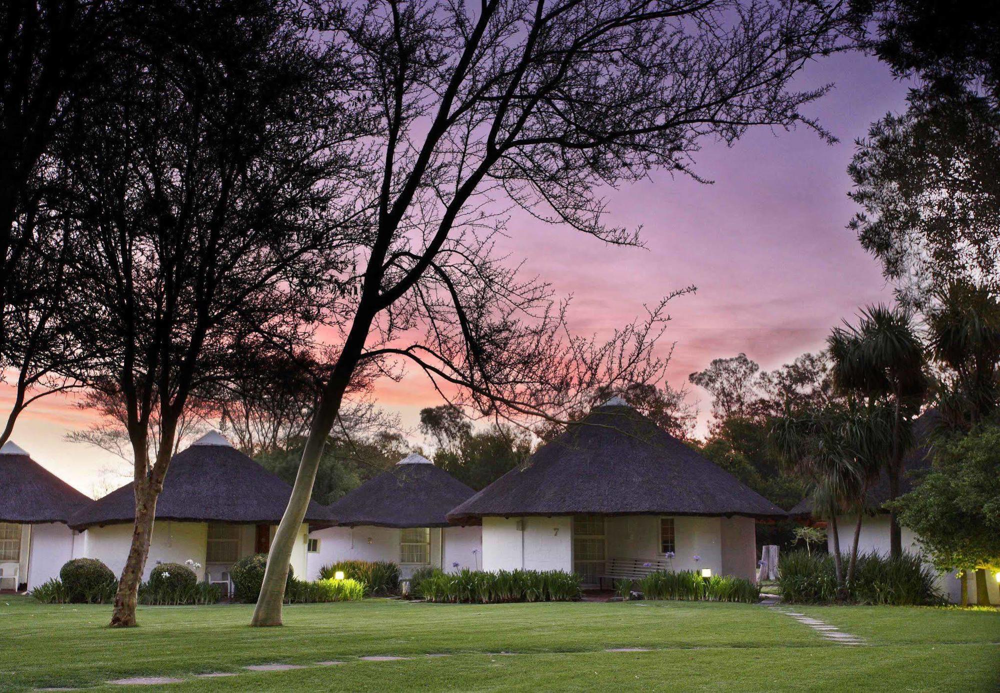 Protea Hotel By Marriott Oudtshoorn Riempie Estate Екстер'єр фото