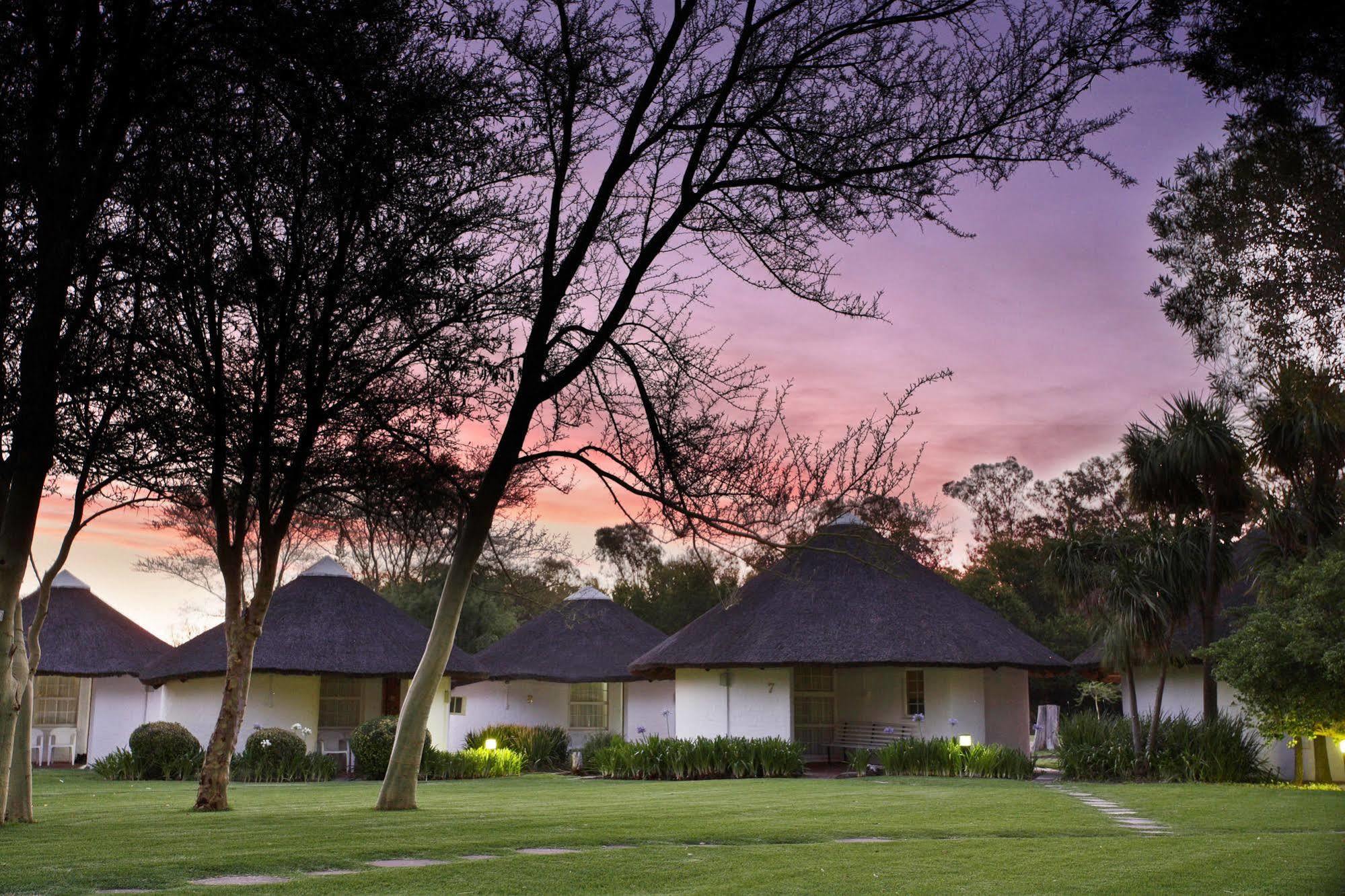 Protea Hotel By Marriott Oudtshoorn Riempie Estate Екстер'єр фото