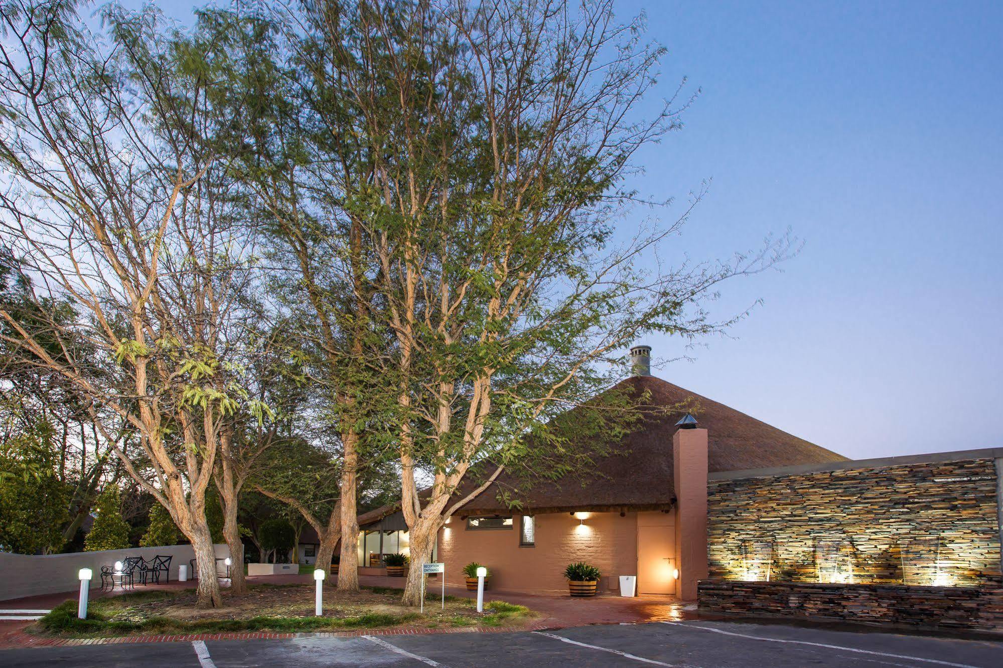 Protea Hotel By Marriott Oudtshoorn Riempie Estate Екстер'єр фото