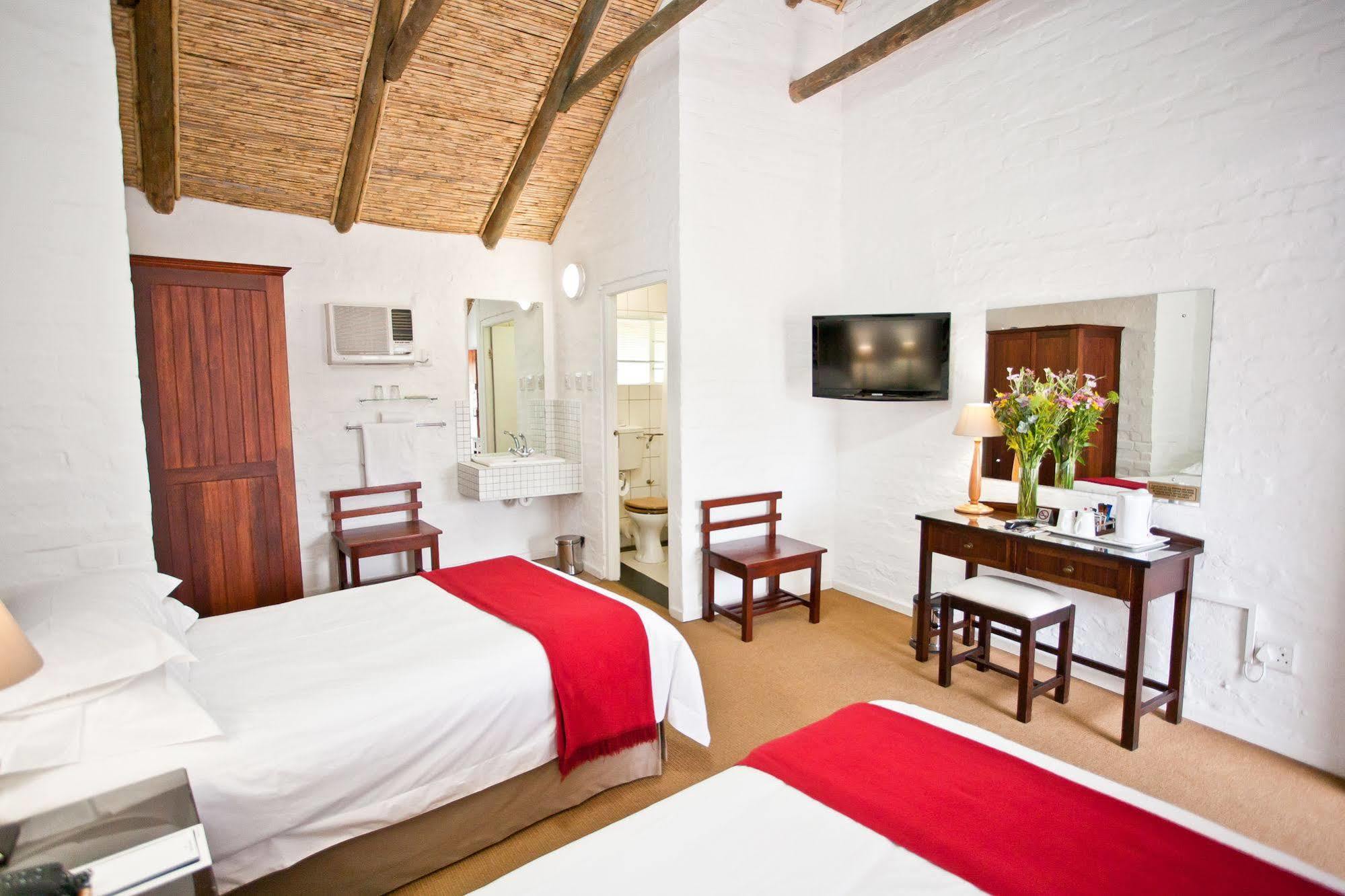 Protea Hotel By Marriott Oudtshoorn Riempie Estate Екстер'єр фото
